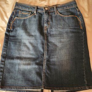 Levis High Waisted Skirt Size 8